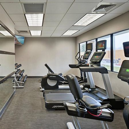 Courtyard Philadelphia/Langhorne Hotel Екстериор снимка
