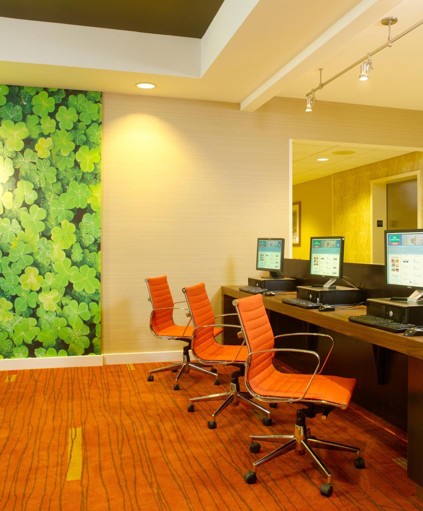 Courtyard Philadelphia/Langhorne Hotel Екстериор снимка