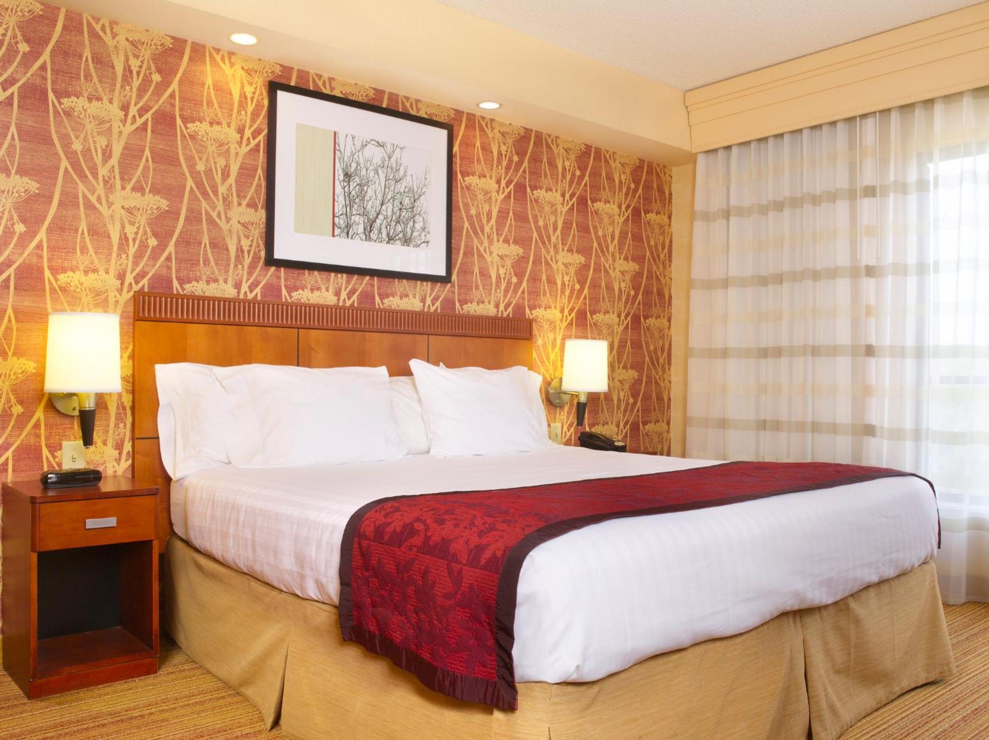 Courtyard Philadelphia/Langhorne Hotel Екстериор снимка