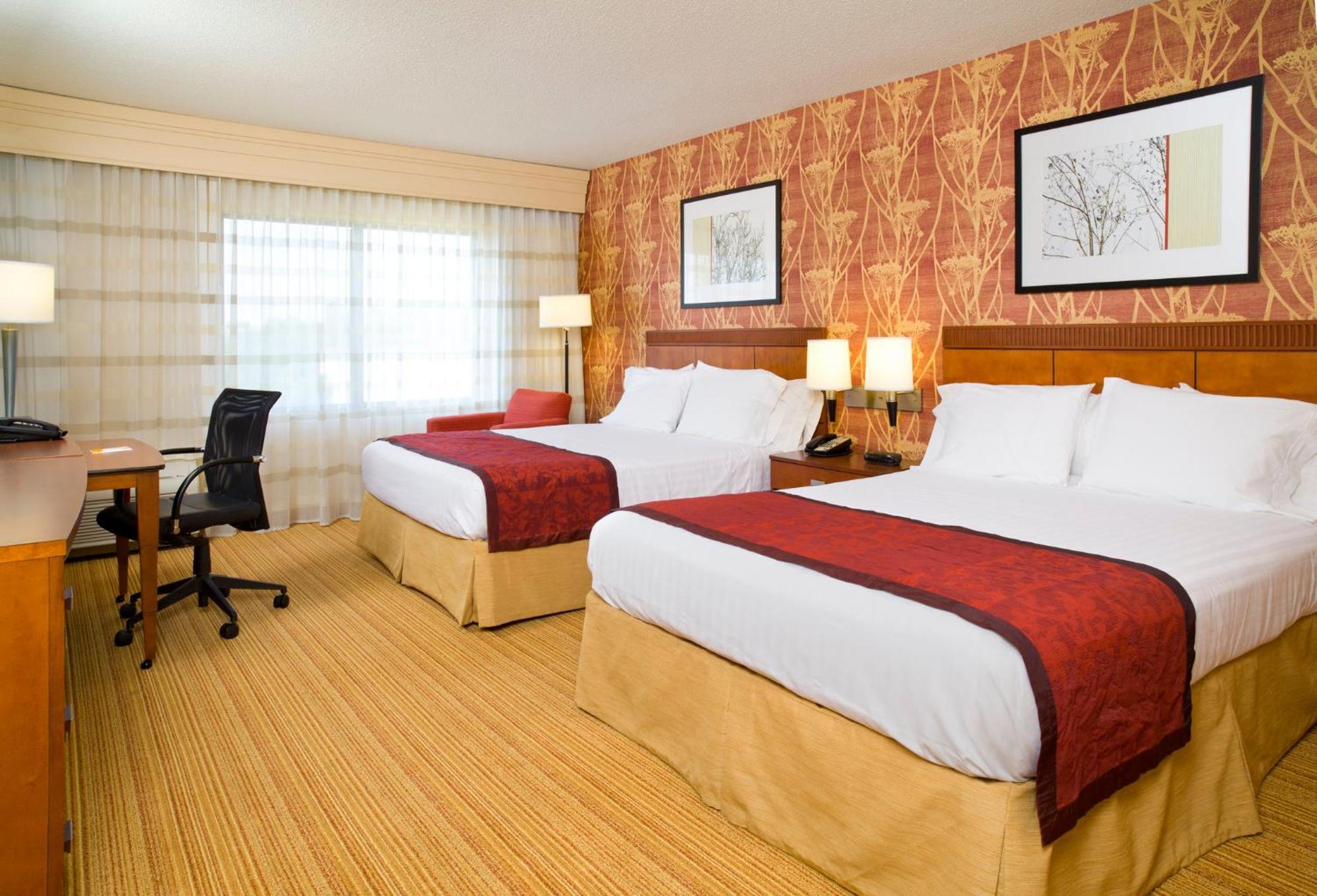 Courtyard Philadelphia/Langhorne Hotel Екстериор снимка