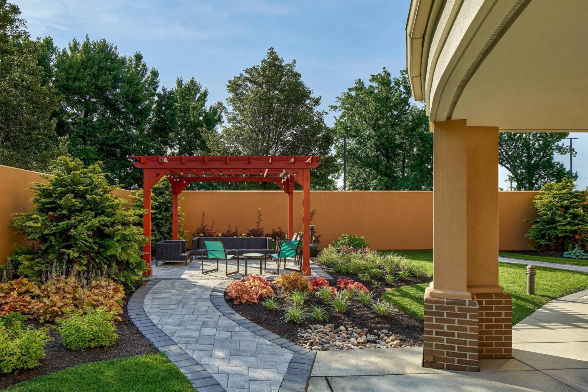 Courtyard Philadelphia/Langhorne Hotel Екстериор снимка