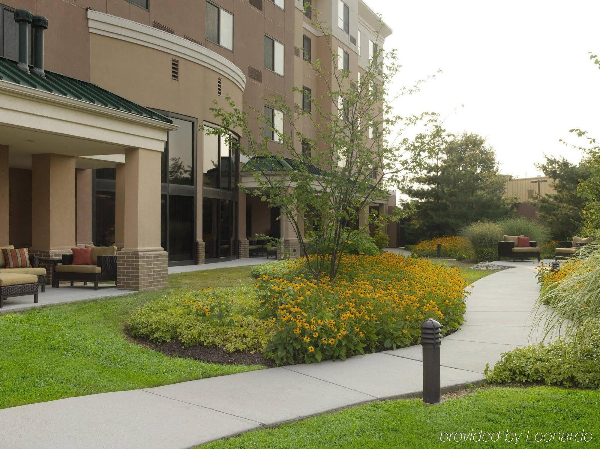 Courtyard Philadelphia/Langhorne Hotel Екстериор снимка